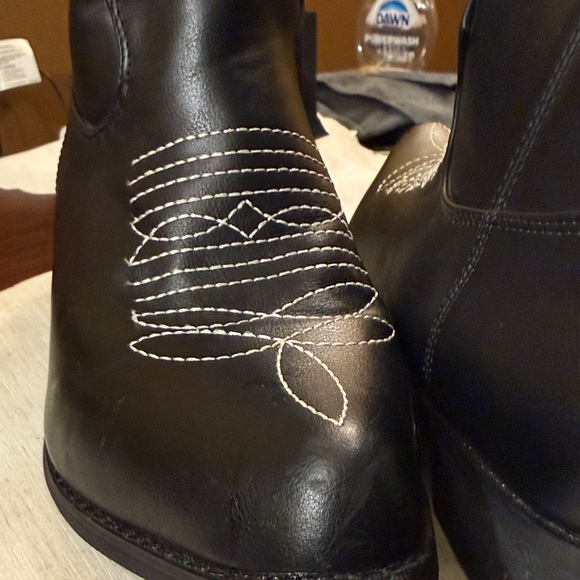 Shesole sz9 Black Vegan Leather  Cowgirl Western Boot  White Stitching Heel 1.8” - Picture 2 of 7